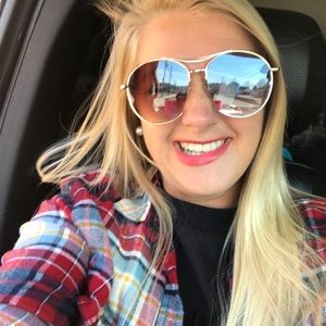 Meet your Posher, Christiana